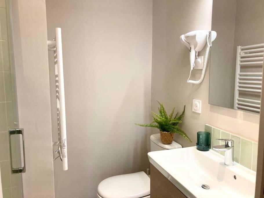 Le Palm Appartement Elegant & Design En Bord Riviere Collobrières Екстериор снимка