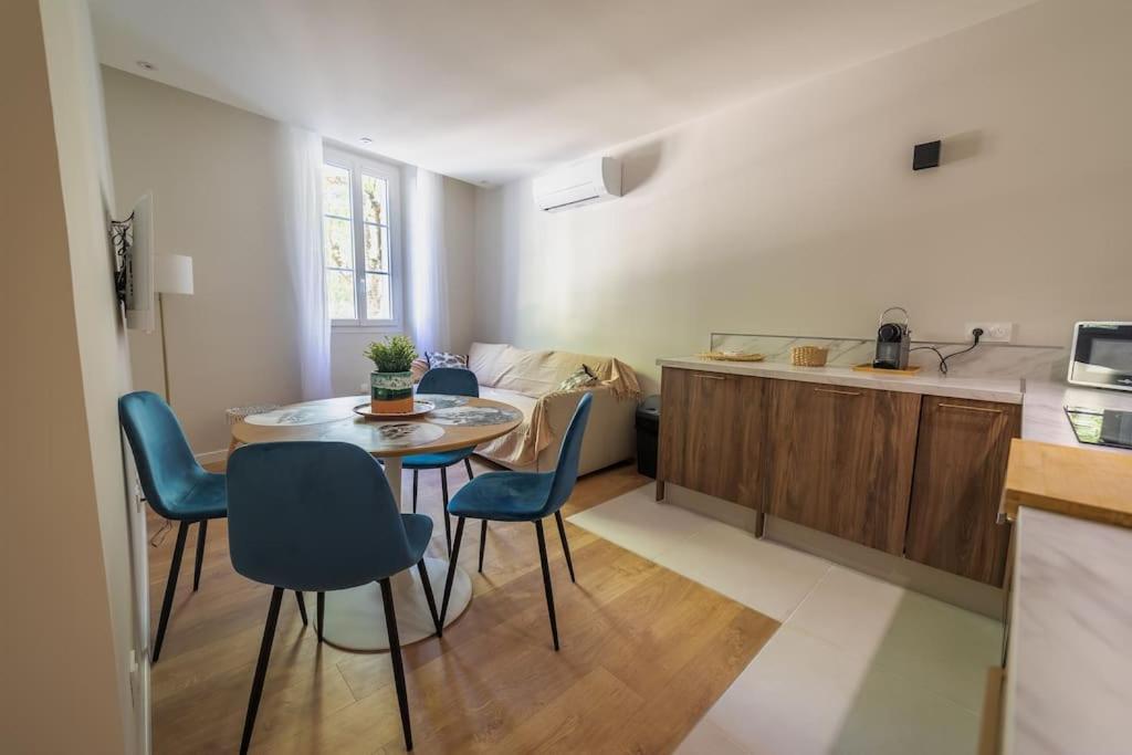 Le Palm Appartement Elegant & Design En Bord Riviere Collobrières Екстериор снимка