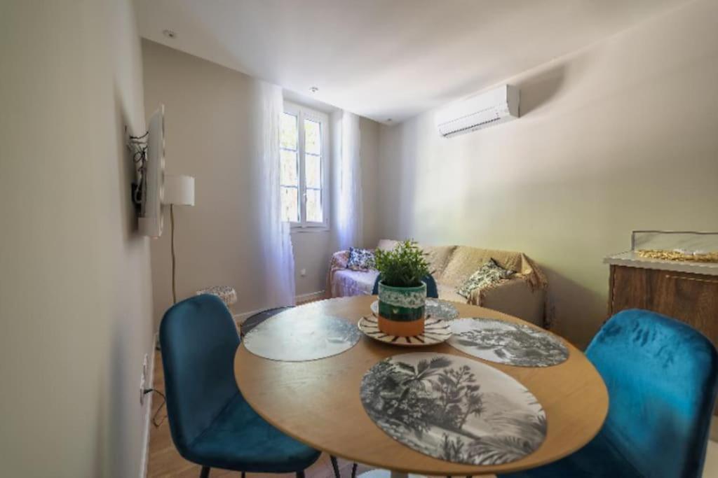 Le Palm Appartement Elegant & Design En Bord Riviere Collobrières Екстериор снимка