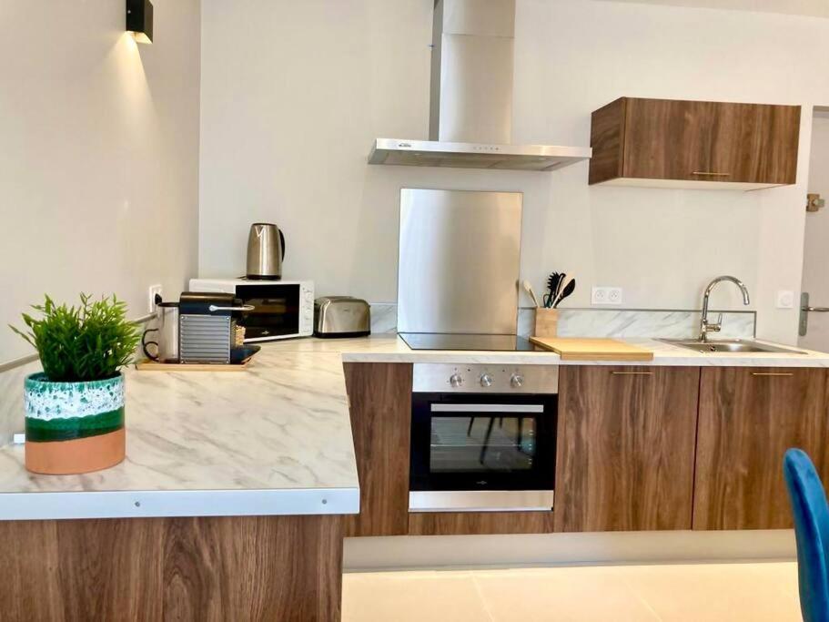 Le Palm Appartement Elegant & Design En Bord Riviere Collobrières Екстериор снимка